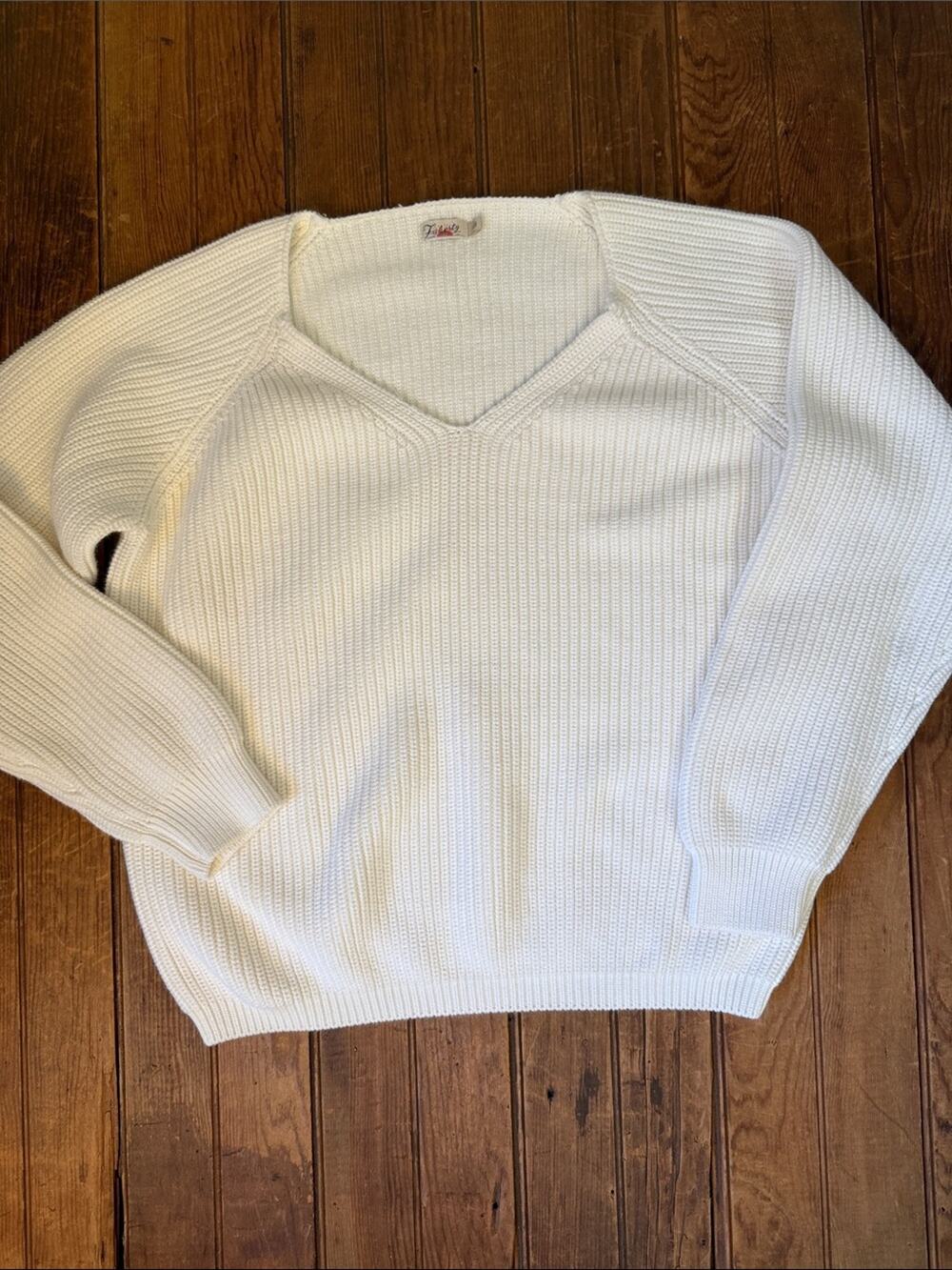 Women’s Faherty Sweater heavy organic cotton knit v neck short white size large